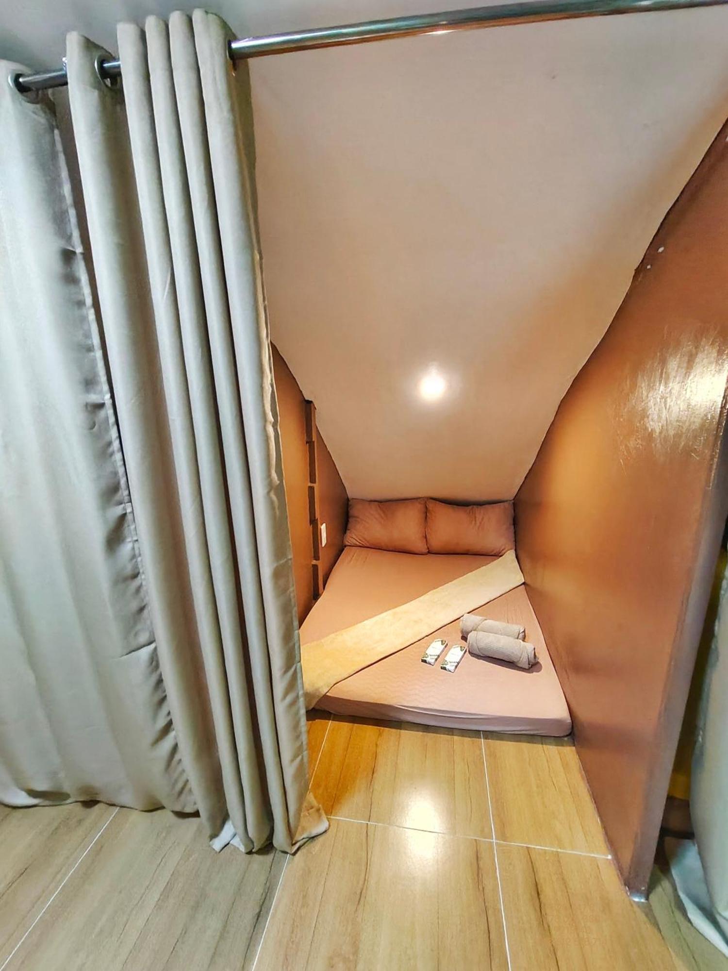 Mactan Airport Hostel At Aashvi Cozy Cabin Lapu-Lapu City Bagian luar foto